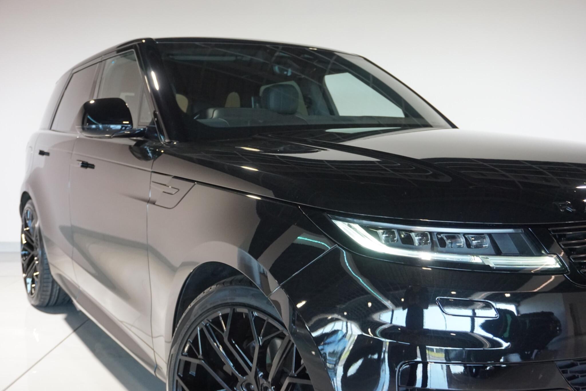 Land Rover Range Rover Sport 3.0 D300 MHEV Dynamic SE SUV 5dr Diesel Auto 4WD Euro 6 (s/s) (300 ps)